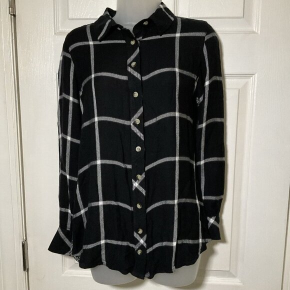 Tolani Collection Long-Sleeve Button Plaid Tunic Black/White - Picture 5 of 12